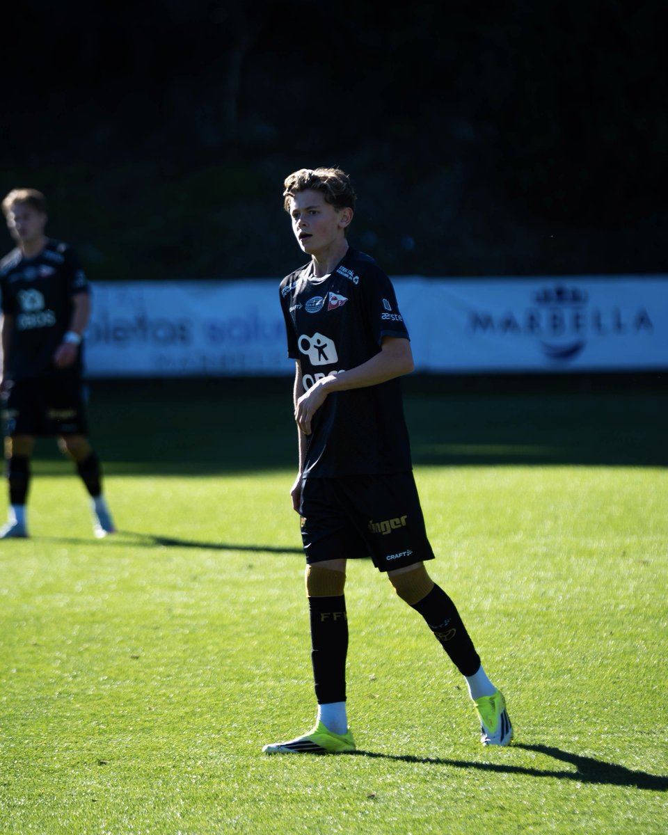 fredrikstadfk's tweet photo. Mot KFUM fikk 15-åringen Leon Strand sine første minutter for FFK! 🇬🇱 Gratulerer, Leon! 👏 https://t.co/jkKAXMDeng