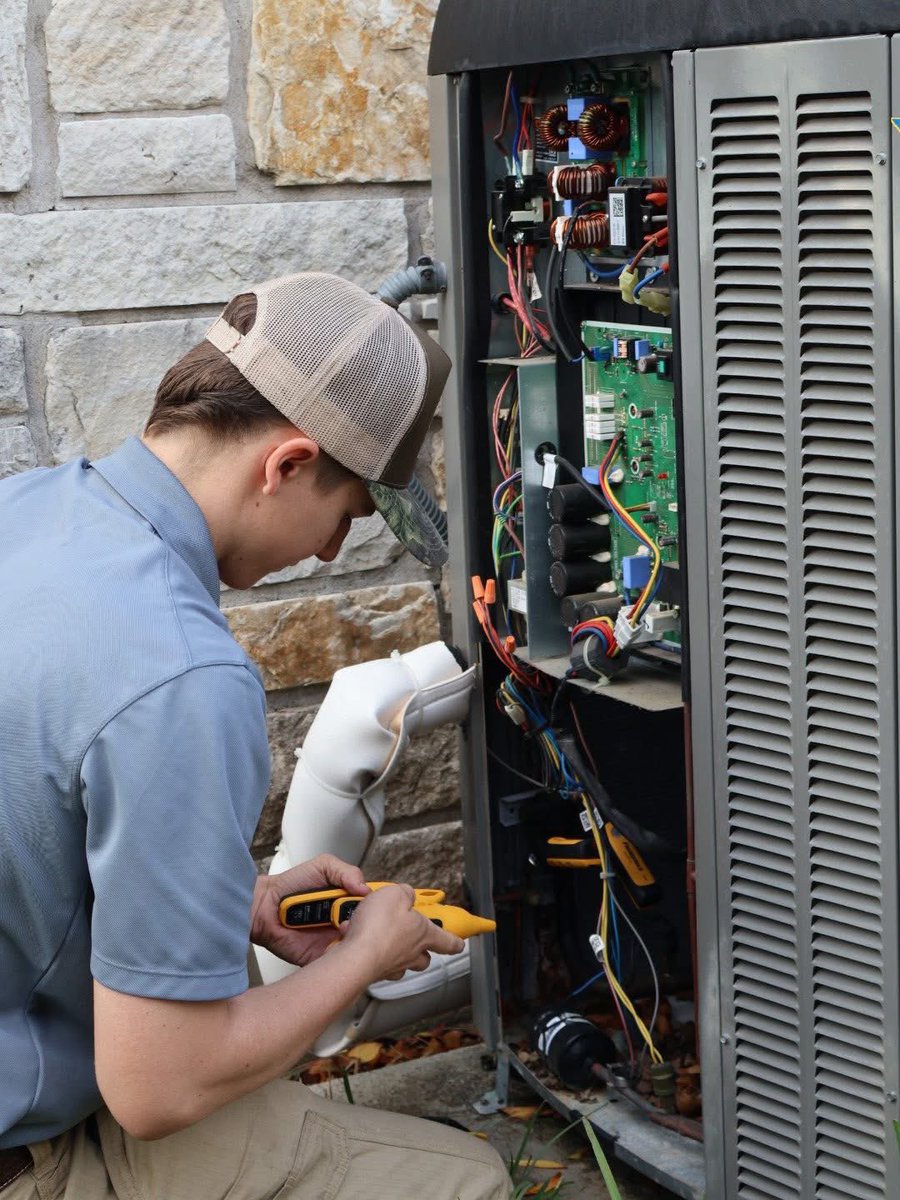 LogicoolAir's tweet photo. Your AC doesn’t just need to turn on, it needs to run efficiently.

During this routine service, we caught small issues before they turned into expensive repairs.

That’s the power of preventive maintenance.

Has it been 6+ months since your last service? 👀

📞 361-266-8388 https://t.co/AYkqoaSJZ8