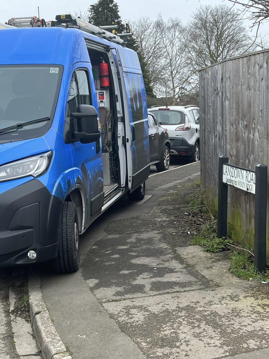 petestevuk's tweet photo. @O2 working on an exchange box, but parked illegally.  Double yellow lines, on the pavement and within 10 meters of a junction.  This is the junction of Ferndale street/Lansdown Road in Faringdon, Oxford. https://t.co/KbojvpjbEz