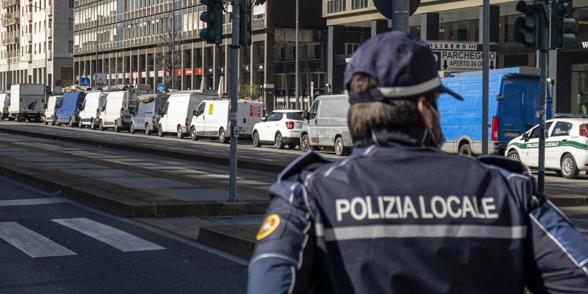 #Apparecchidaintrattenimento #Attualità #Cronache Borgoricco (PD), slot accese fuori orario: sanzionato il titolare di un bar dlvr.it/TR13GW