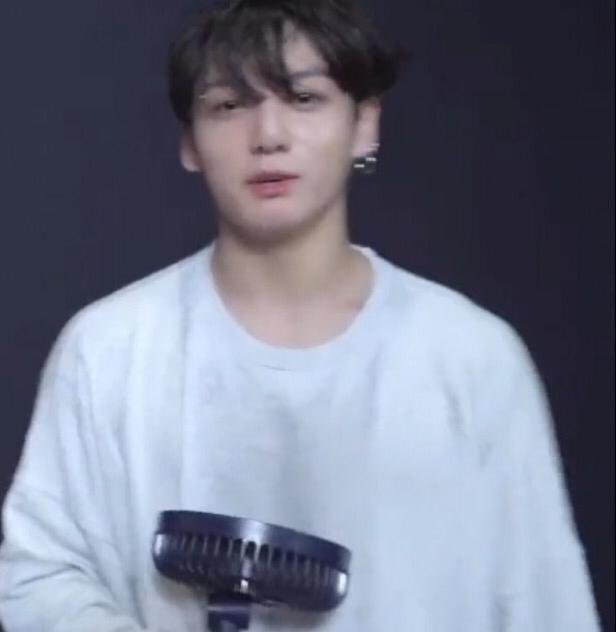 JEONKH_'s tweet photo. he’s so dreamy https://t.co/zM1XxO8Tol
