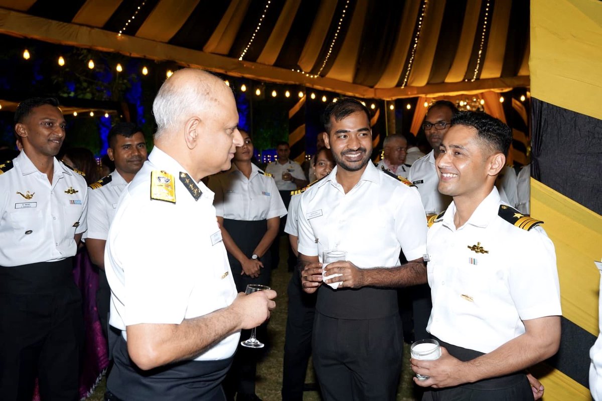 IndiaCoastGuard's tweet image. Director General Paramesh Sivamani, AVSM, PTM, TM, #DGICG visited Headquarters Coast Guard Eastern Seaboard #Visakhapatnam and reviewed readiness of operational platforms and progress of major infrastructure projects. #DGICG also engaged with officers and men stationed at