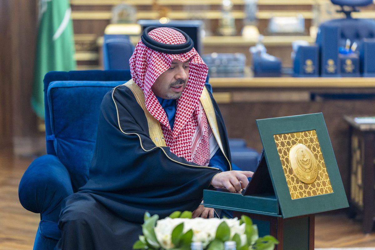 سمو #أمير_الحدود_الشمالية يُدشِّن مبادرة "في شهر الخير أبشر بالخير 6" .

spa.gov.sa/N2516479