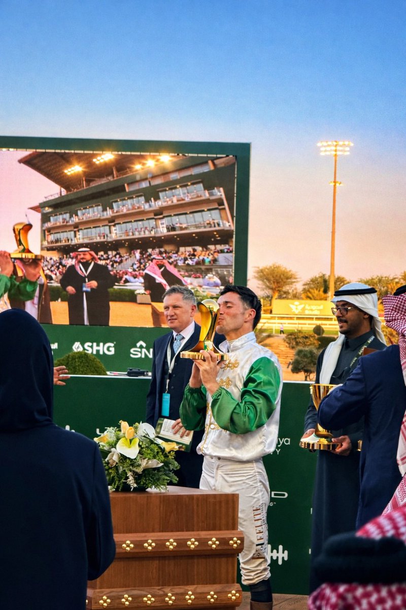 PedroSantiago87's tweet photo. Trainers, grooms, owners and everyone working daily with Chagall Al Maury, Final Destination, Mutwakel Alkhalediah, Al Haram and Mhally. This was for all of them.
#SaudiCup #SaudiDerby #HorseRacing #TeamWork #AlHaram #RicardoSousa https://t.co/44m21Yyj9m