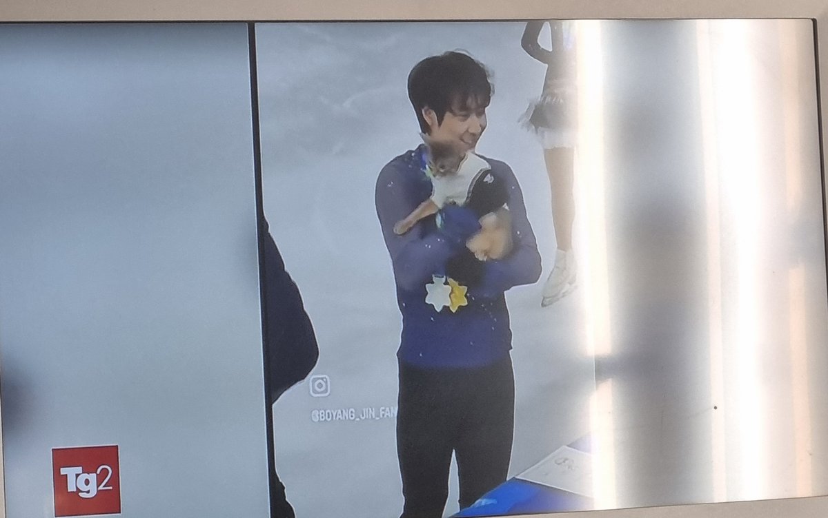 Boyang was on Italian news with his cat because today is cat day in Italy🥺
