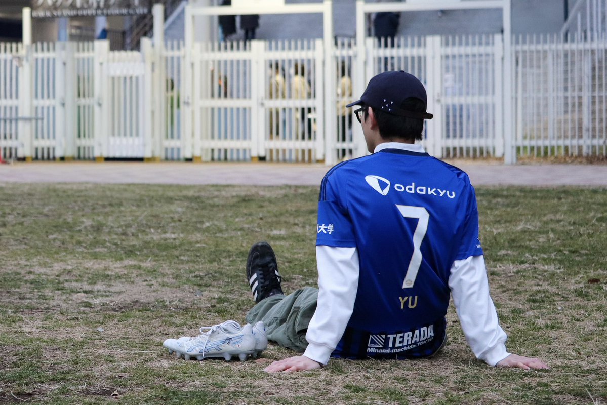 平河悠選手@yuhirakawa1314 のサイン入りスパイク ⁡ サッカーにハマっ