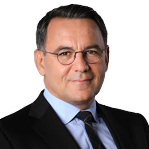 #SonDakika | Sayın <a href="/Deniz_Zeyrek/">deniz zeyrek</a> size bir kaç sorum olacaktı.

1)Çok övdüğün şehir plancılarıyla Çanakkale Assosta arsa kapattın mı? Rantı anlattığın bir video var. Orada anlattıklarını sen mi yaptın. Aldığınız yerde plan değişikliği mi oldu ya da rayiç bedelin ne kadar altında