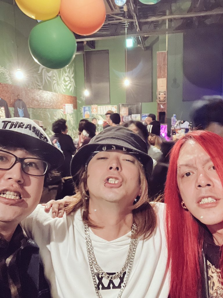 yosuke2121's tweet photo. ソーコア実はFALL OFFも出たことないので初でした。
きてくれた皆様ありがとうございました。
当日の
←午前
午後→　

ソーコア近くの店フラジャイル。
移転する前、大阪にきた当時は俺の知る唯一famous売ってた店でよく通ってました。数年振りに行けてよかった！
カッコいい先輩盛り沢山の楽しい1日 https://t.co/V9tGwHuBqk