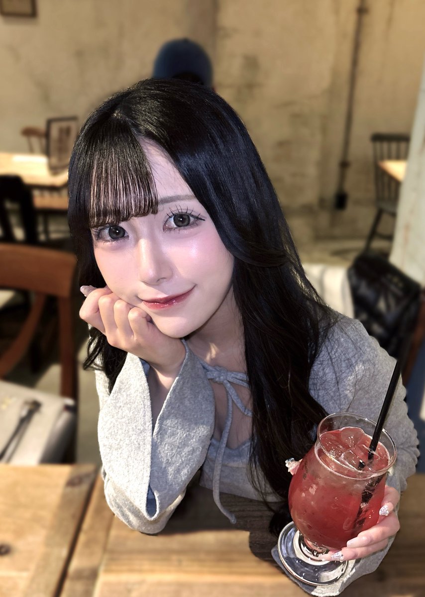 ayaka_hasumi's tweet photo. 4日後に会える元アイドル🫶🏻 https://t.co/FUOXsu5AJy