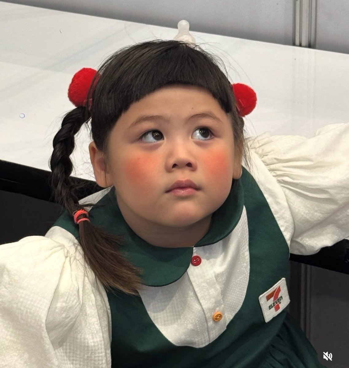 แก้มน้องแดงเป็นลูกมะเขือเทศ