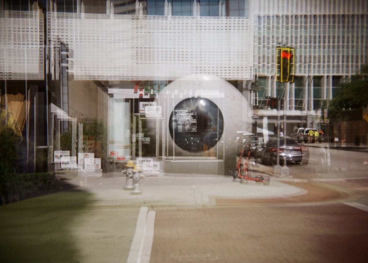 Mr. Holga tweet media