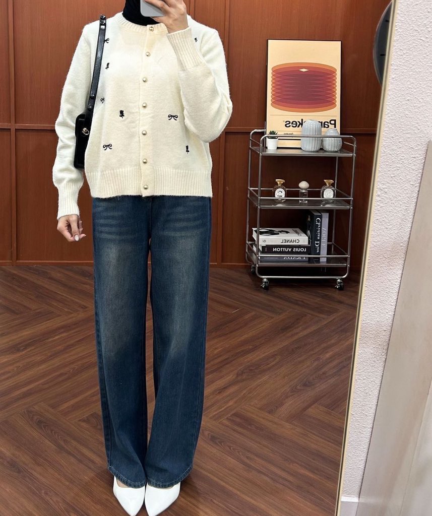 Minimalist outfit inspo a thread