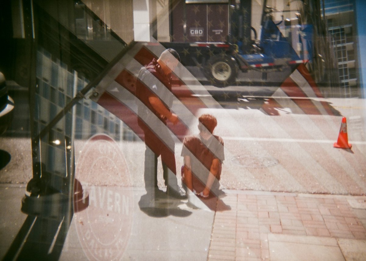 Mr. Holga tweet media