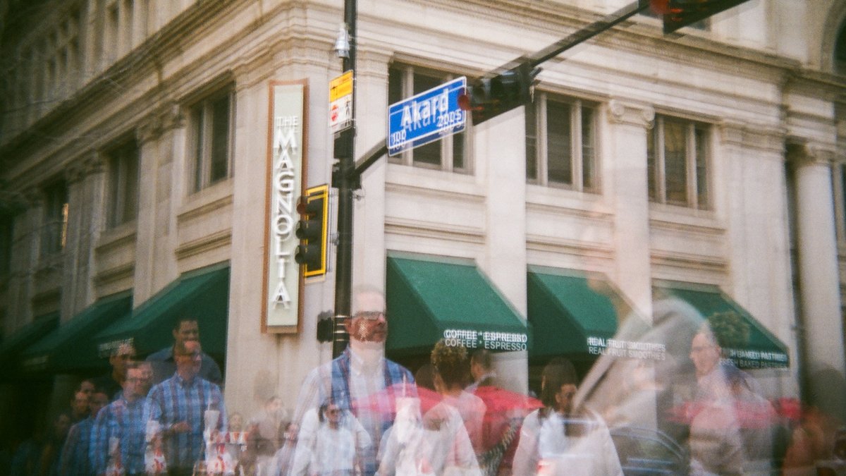 Mr. Holga tweet media