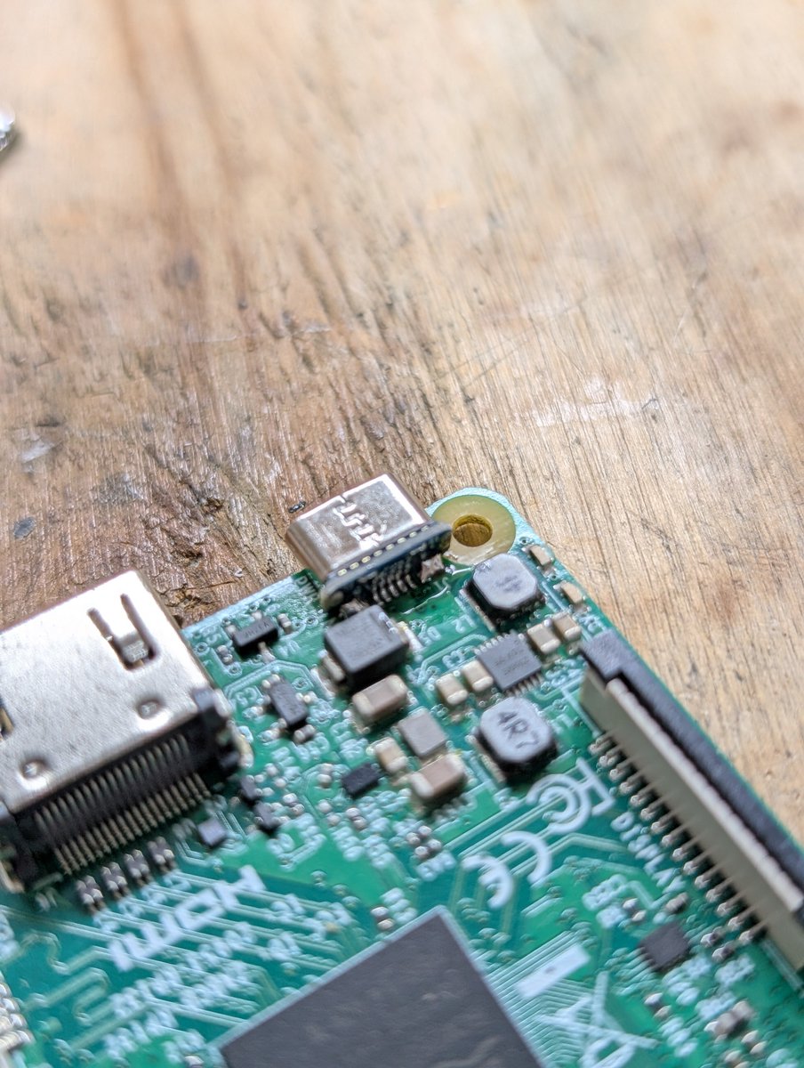 らて🫠 tweet media