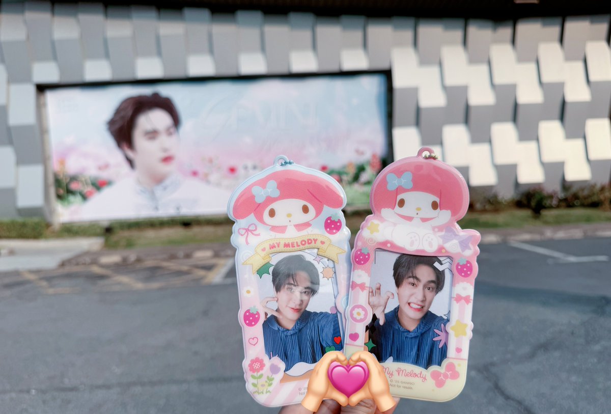norryaa's tweet photo. เชคอินเรียบร้อยทั้ง2ป้าย ❤️‍🔥💝 ฉวยเด่นเป็นสง่ามาก 😍😍

#GeminiProjectTH
#RISERCONCERT
#Gemini_NT #เจมีไนน์ https://t.co/ZGkkrklV3V