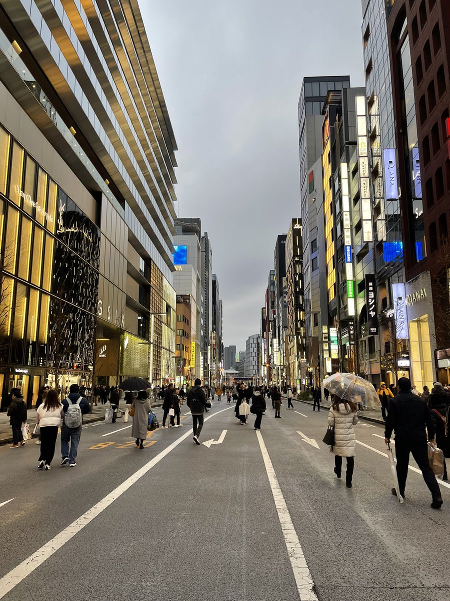aria_imagi's tweet photo. Ketika foto ngasal tp lo di Jepang https://t.co/2sUj8GW9Ez