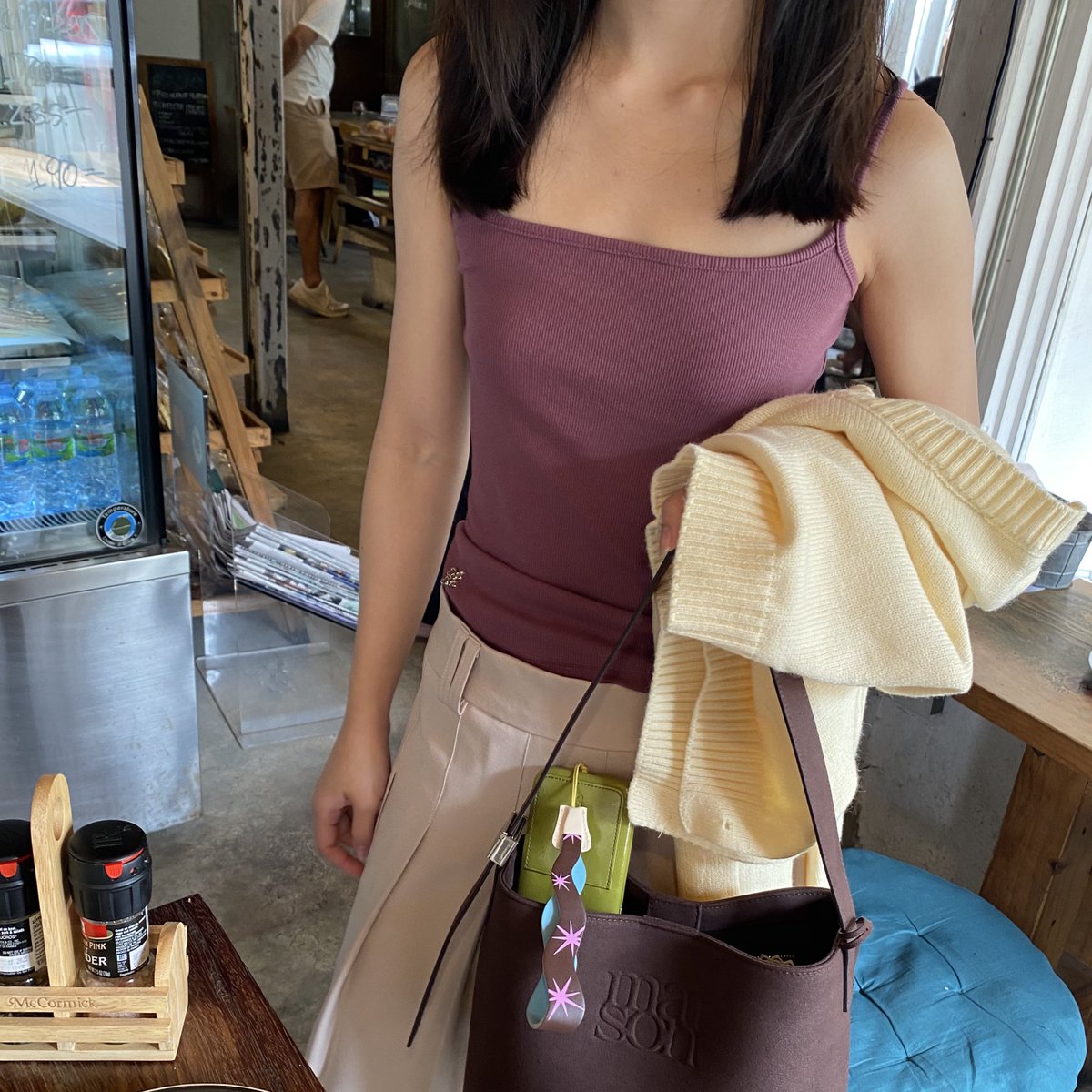 ifeelsopeach's tweet photo. i<3plum 🍄🍆🤳🏼🫒⭐️👀
เค้ามีขายออนไลน์ด้วยนะๆๆ ร้านนี้พีชตามมานานมาก ชอบดีไซน์เค้า เป็น tank top ที่ทรงกับสีสวยมาก คือมันเรียบๆแต่ดูดี และดูมีอะไร สิบเต็ม 🫶🏻

plum tank top : https://t.co/VVD31kuG2P https://t.co/1jbBND8R3f