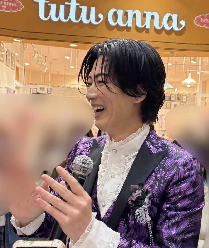 yuukac5's tweet photo. 一部だけだけどお休み取れて見に行けた☺️
紫の衣装かっこいい💜今日も楽しかったです！！！

#風輪
#イオンモール与野 https://t.co/0lQHHL6CAy