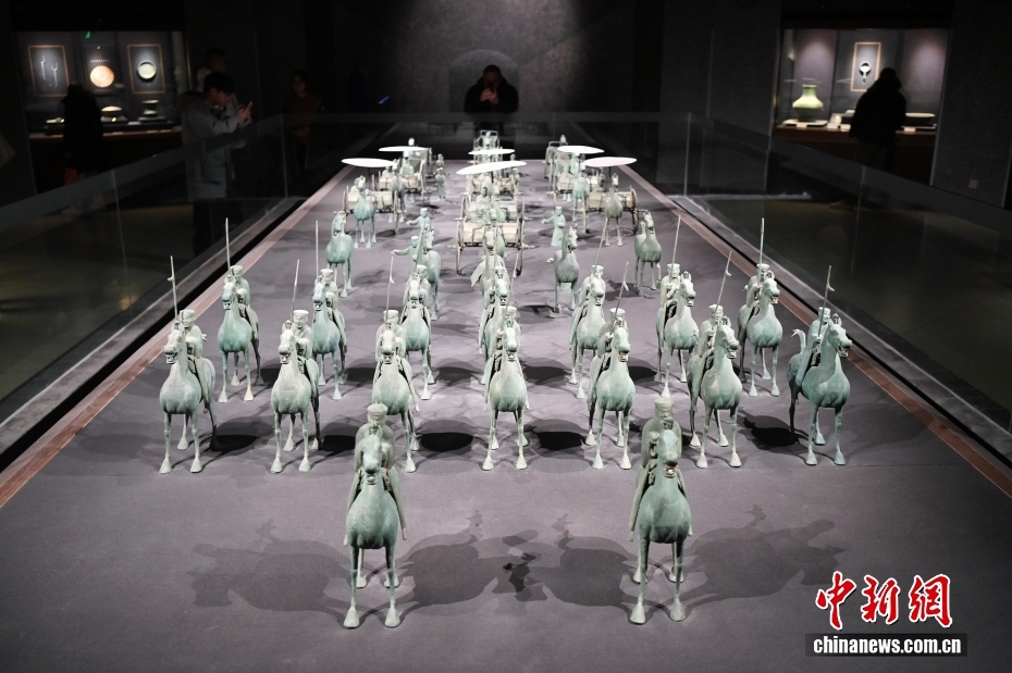 Echinanews's tweet image. The #YearoftheHorse in 2026 celebrates a zodiac symbol of vitality,  passion and relentless progress in Chinese culture. 

As a spiritual totem spanning  over 5,000 years of Chinese #civilization, the #horse carries profound symbolism, illuminating Chinese thought and emotion.
