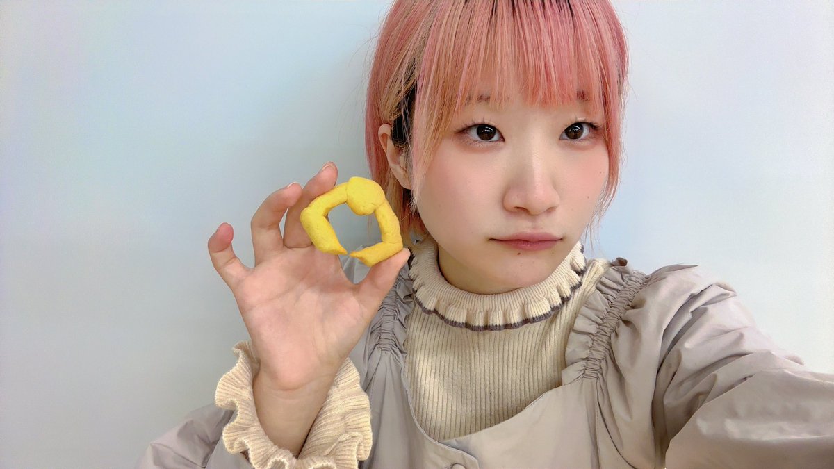 メンバーにもらったクッキー私だけアーム型だったんだけど