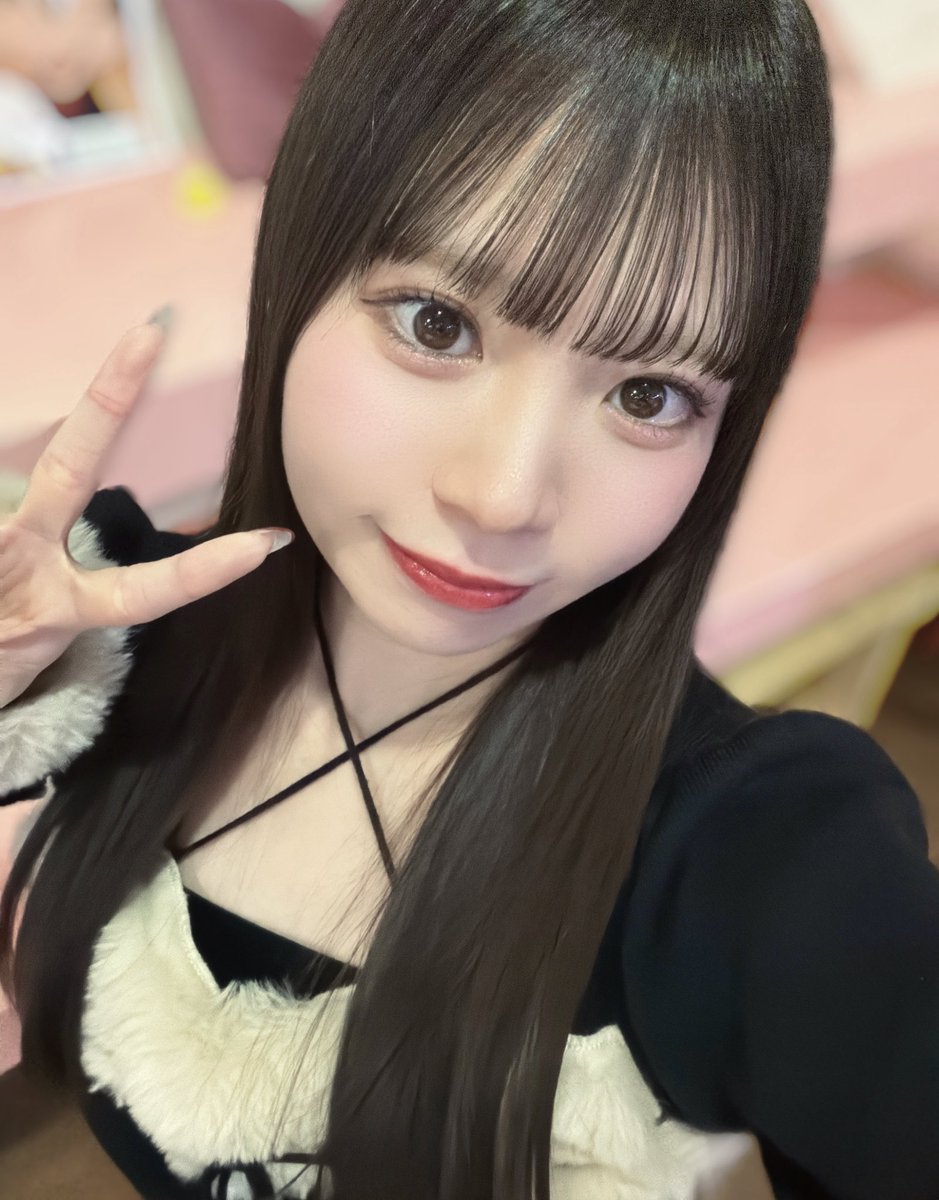 平日チェキ会ありがとでした🖤