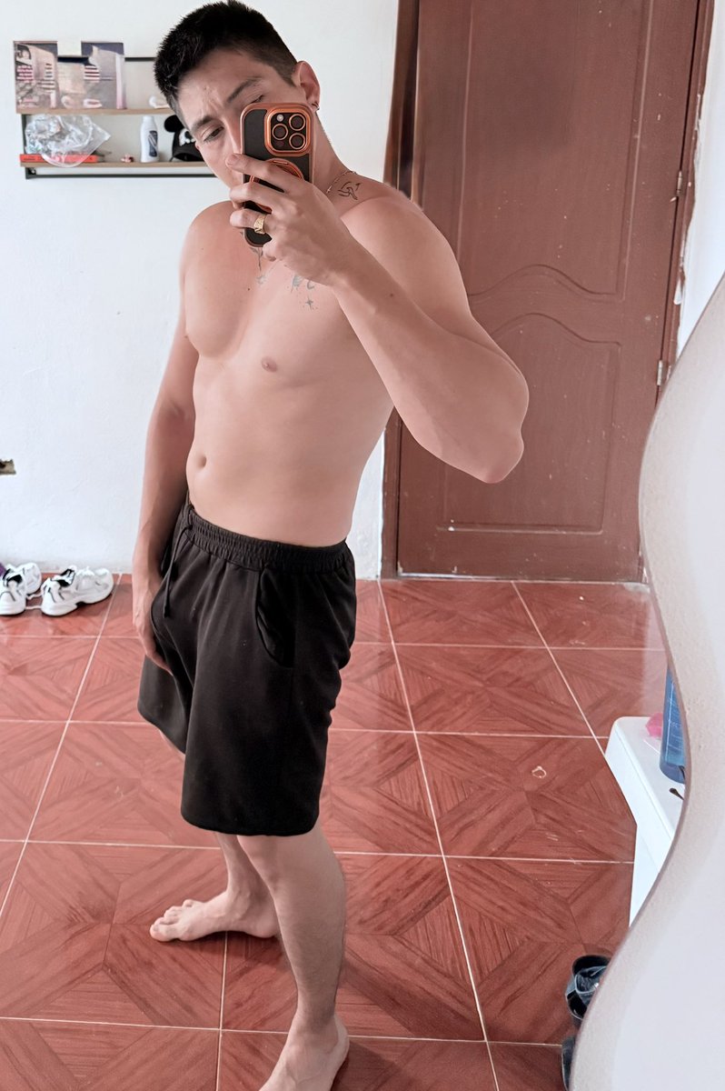 Buenos días…soltero, virgen y poco manoseado 😇