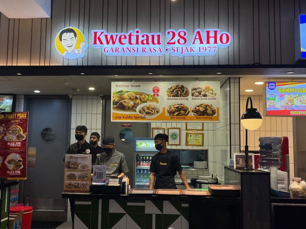 insidefolkative's tweet photo. Pemegang takhta tertinggi kwetiau terbaik saat ini: https://t.co/ktKiqPvuV9