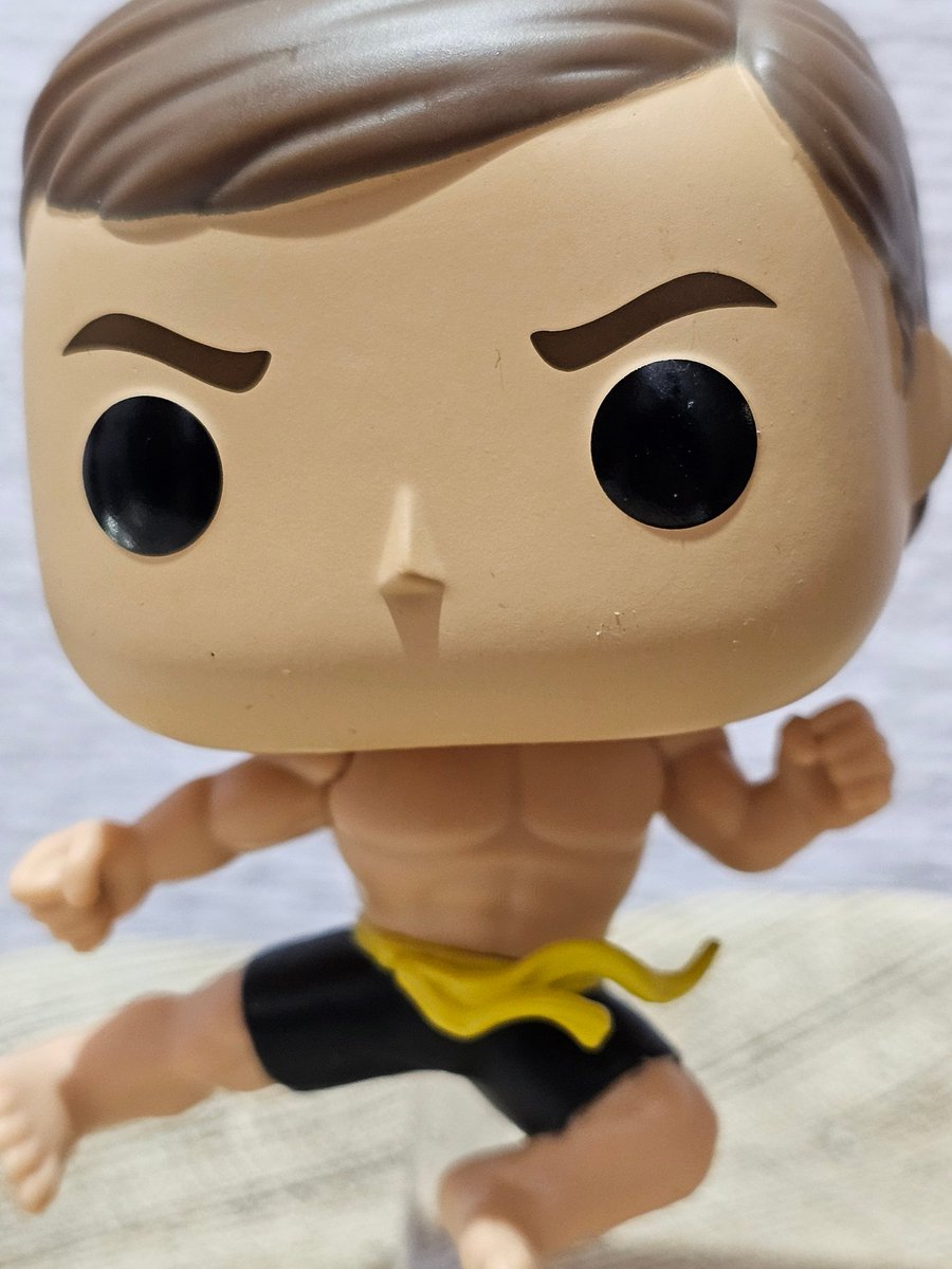 alberto_knu's tweet photo. Hoy he colocado en la estantería a Van Damme (Bloodsport) y me ha vuelto la imagen de Chong Li como mi primer “final boss” fuera de los videojuegos.

¿Cuál fue tu “final boss” del cine? #Bloodsport #VanDamme https://t.co/byF6XJ89t2