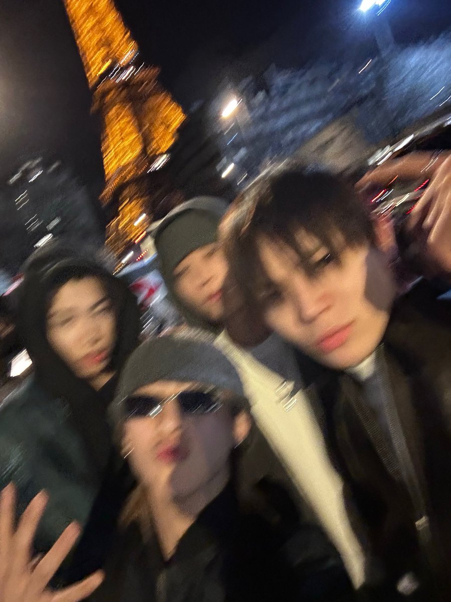 titi ♰ tweet media