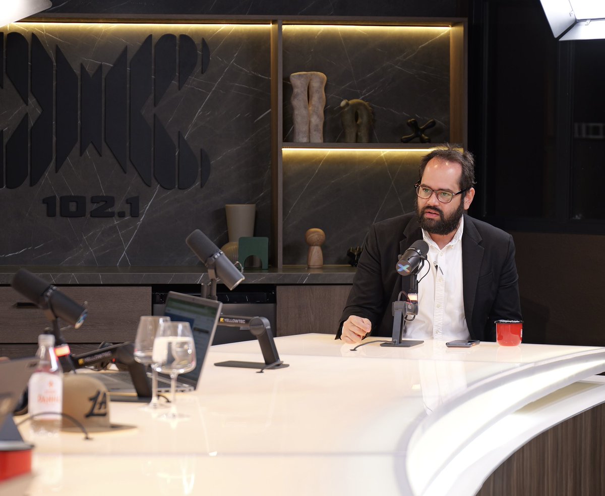 Hoy conversamos con Franchy Álvarez, abogado penalista y litigante en casos complejos, para analizar cómo se están manejando los procesos judiciales en el país y qué tan sólido está nuestro sistema de justicia ante la presión mediática y política.

#despiertaconlax #x102fm