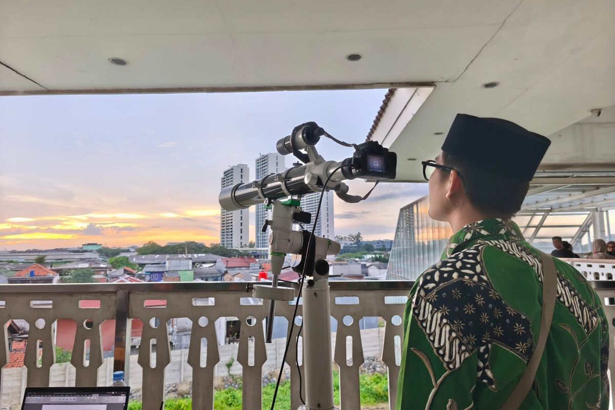 Mgpa NKRI itu cuma
menentukan 1 Ramadan aja
Selalu Sidang Isbat Bro?
Yg makan Anggaran Besar Bro?
Padahal di Negara" Maju
ISBAT Gak Perlu disidang Bro.
GERHANA dari Jauh hari aja
bisa Menentukan hari,jam,menit
Tepat Gak meleset👍
Masak menentukan 1 Ramadhan
aja Pakai Sidang Bro😁