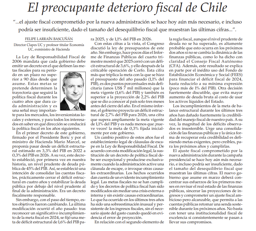 ClapesUC's tweet photo. [PORTADA @__elmercurio] "El preocupante deterioro fiscal de Chile".

En su columna, nuestro director @felipelarrain advirtió sobre el deterioro fiscal en Chile, destacando la necesidad urgente de un ajuste fiscal significativo. Criticó el incumplimiento de las metas fiscales y la sobreestimación de #ingresos, instando al nuevo #gobierno a revisar las #finanzas públicas y establecer metas realistas y exigentes para recuperar la credibilidad fiscal.

Columna completa aquí 👇
https://t.co/IPsEpVjEdG