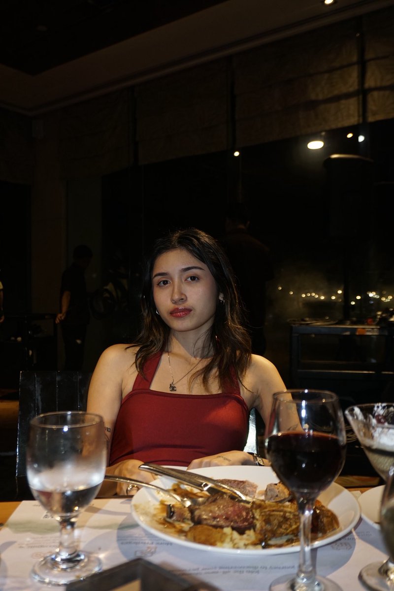 revebebi's tweet photo. My valentine 💘 https://t.co/swKxJoUp5L