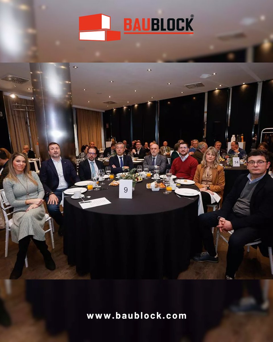 Baublock tweet media