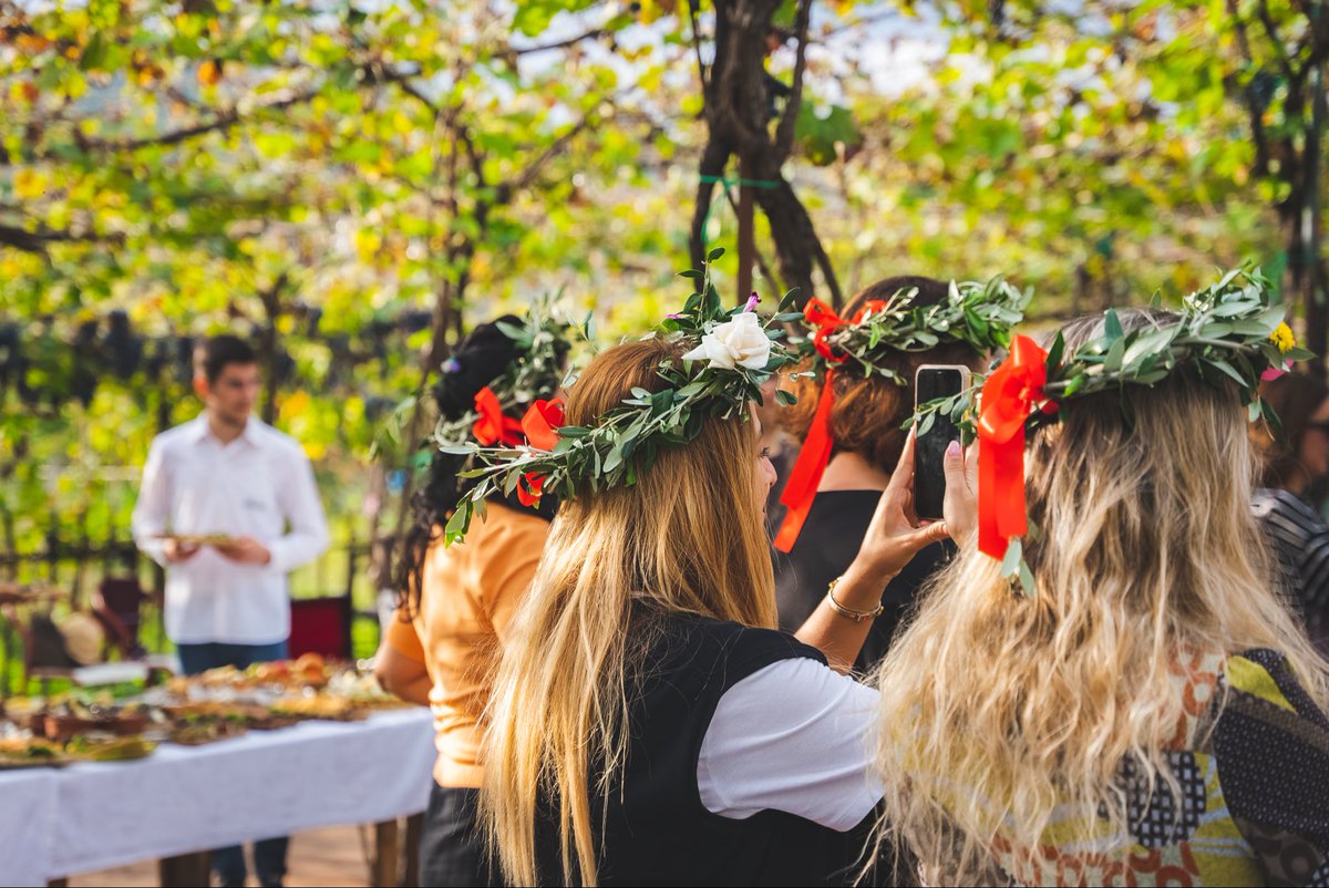 ave_tour's tweet photo. Wine tour vibes 🍇 
#tour #winetour #albania https://t.co/R0rlSBPDJH