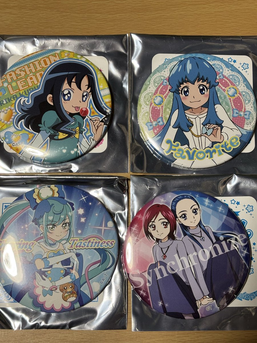 プリティストア限定トゥインクル缶バッジを買ってみた。 何だか青いな🩵