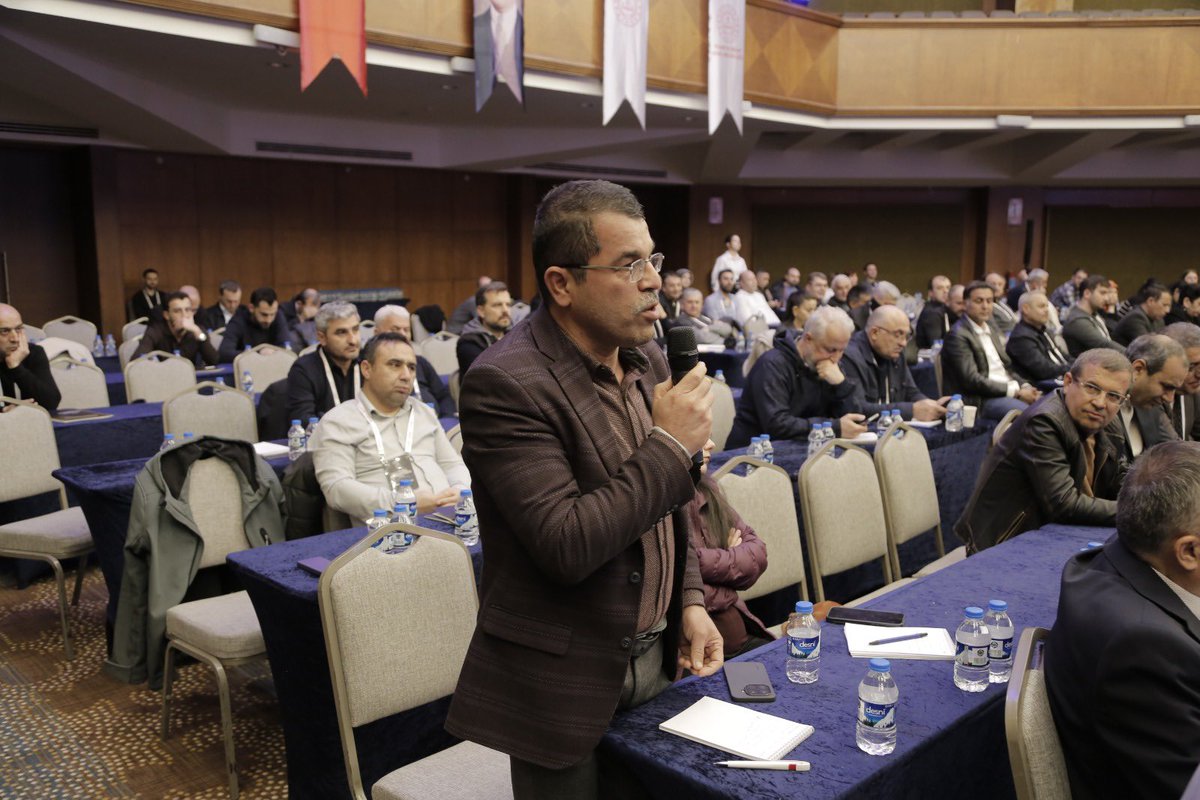 Çalıştayımız, Daire Başkanı Sinan Kurt’un “Hazine Taşınmazlarının Tahsis İşlemleri” konulu sunumu ve soru cevap ile devam ediyor.