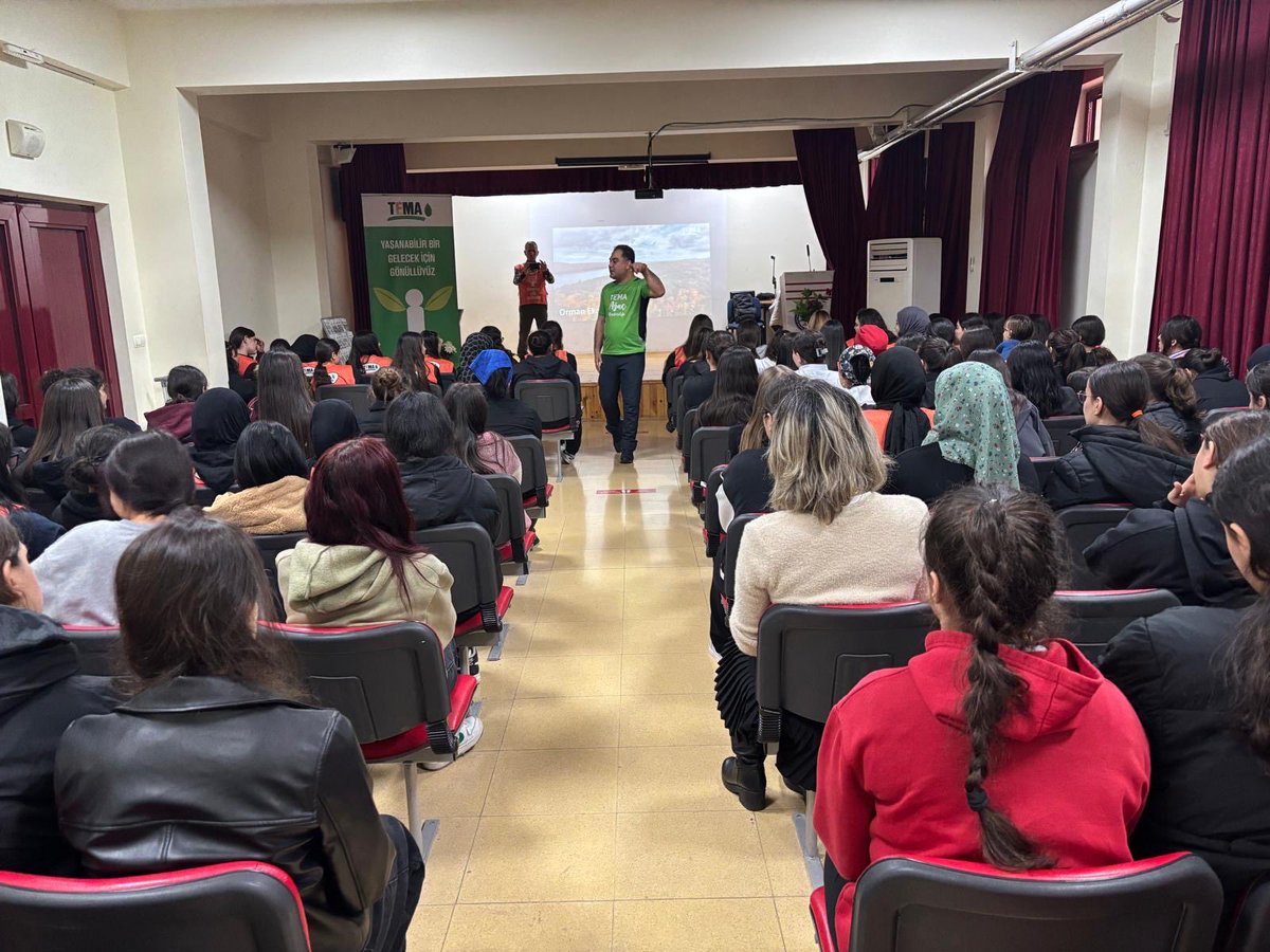 HafsaVe's tweet photo. "Yeşil Vatan" projesi çerçevesinde; Yiyecek İçecek Alanı öğretmenlerimiz ve TEMA Vakfı iş birliği ile öğrencilerimize "Orman Ekosistemi" farkındalık eğitimi verildi @Yusuf__Tekin @valiatillatoros @Sogukpinar023 @MersinMEM @Muhammed0744 @BaykalBasdemir @kaanaydemir_33 @toroslarmem https://t.co/z3VK6KFlj2