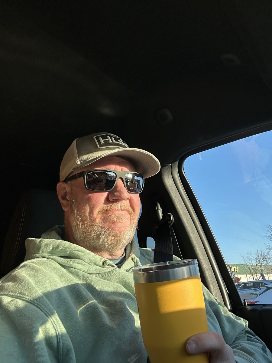 Damn it’s sunny out… good morning to everyone who says it back!