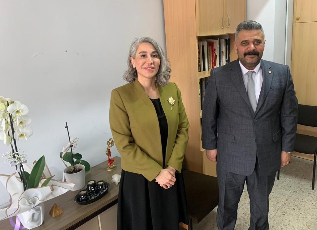 Emadder Başkanı Sayın Emrah Ünal'a  karşılıklı  istişarelerle geçen nazik ziyaretlerinden dolayı teşekkür ederiz. 

<a href="/ElzKentKonseyi/">Elazığ Kent Konseyi</a> 
<a href="/EmrahUnal8023/">Emrah ÜNAL</a>