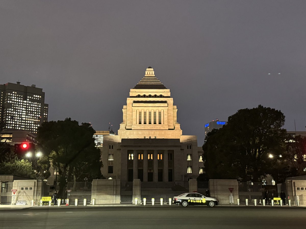いよいよ明日から国会が始まります。今日やっと議員会館に入る事が出来、事務所機能の立ち上げ準備をしました。
政策を前へ進める為に高市早苗総裁と共に全力を尽くしてまいります。
#衆議院総選挙　#東京5区 #若宮けんじ　#国会　#高市早苗