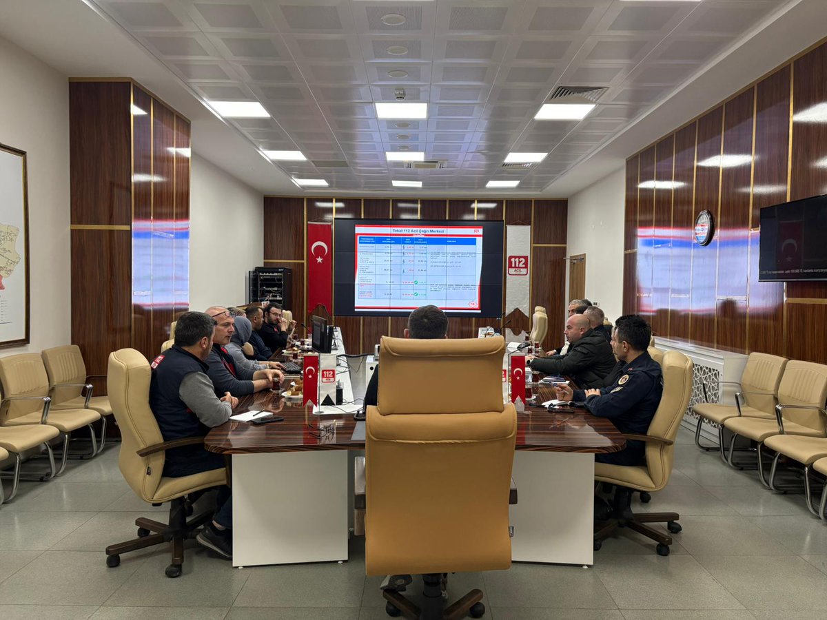 2025 yılı Acil Çağrı İstatistikleri Genel Değerlendirme Toplantısı, 112 Acil Çağrı Merkezi Müdür V.  Erhan GEDİK başkanlığında, entegre kurum temsilcileri ve grup sorumlularının katılımıyla gerçekleştirildi.
<a href="/112teknumara/">112 Acil Çağrı Merkezleri</a> <a href="/112teknumara/">112 Acil Çağrı Merkezleri</a>