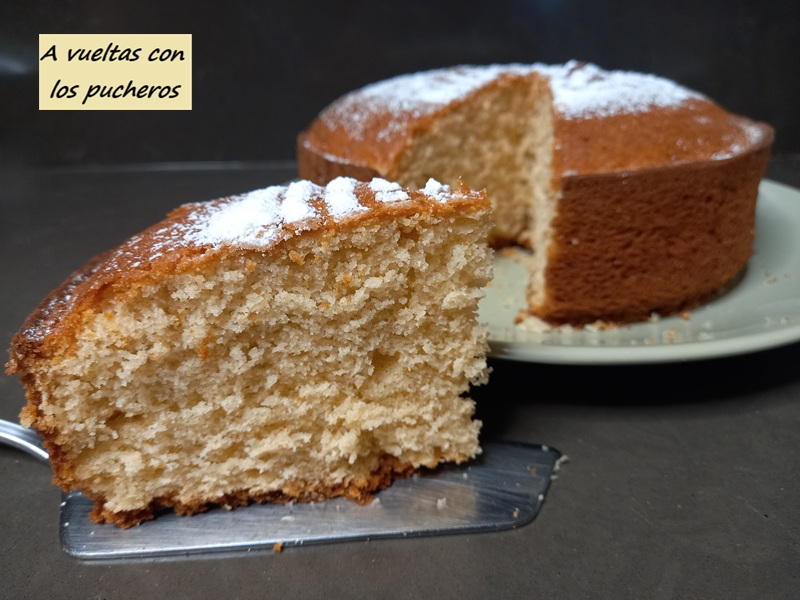 Bizcocho de #crémefraîche sin azúcar y sin gluten
Acompañar  de tanto en tanto el café de la mañana, o el de media tarde, con un  trocito de #bizcocho es un pequeño placer al que no hay que renunciar  solo por no poder tomar #azúcar o #gluten.
avueltaspucheros.blogspot.com/2026/02/bizcoc…