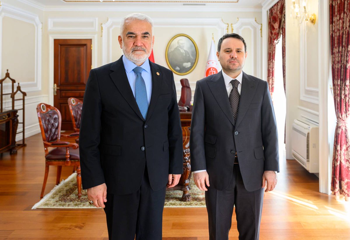 Adalet Bakanı Sayın Akın Gürlek’e hayırlı olsun ziyaretinde bulunduk. 

Sayın Gürlek'e nezaket ve misafirperverliği için teşekkür eder, yeni görevinde muvaffakiyetler dilerim.