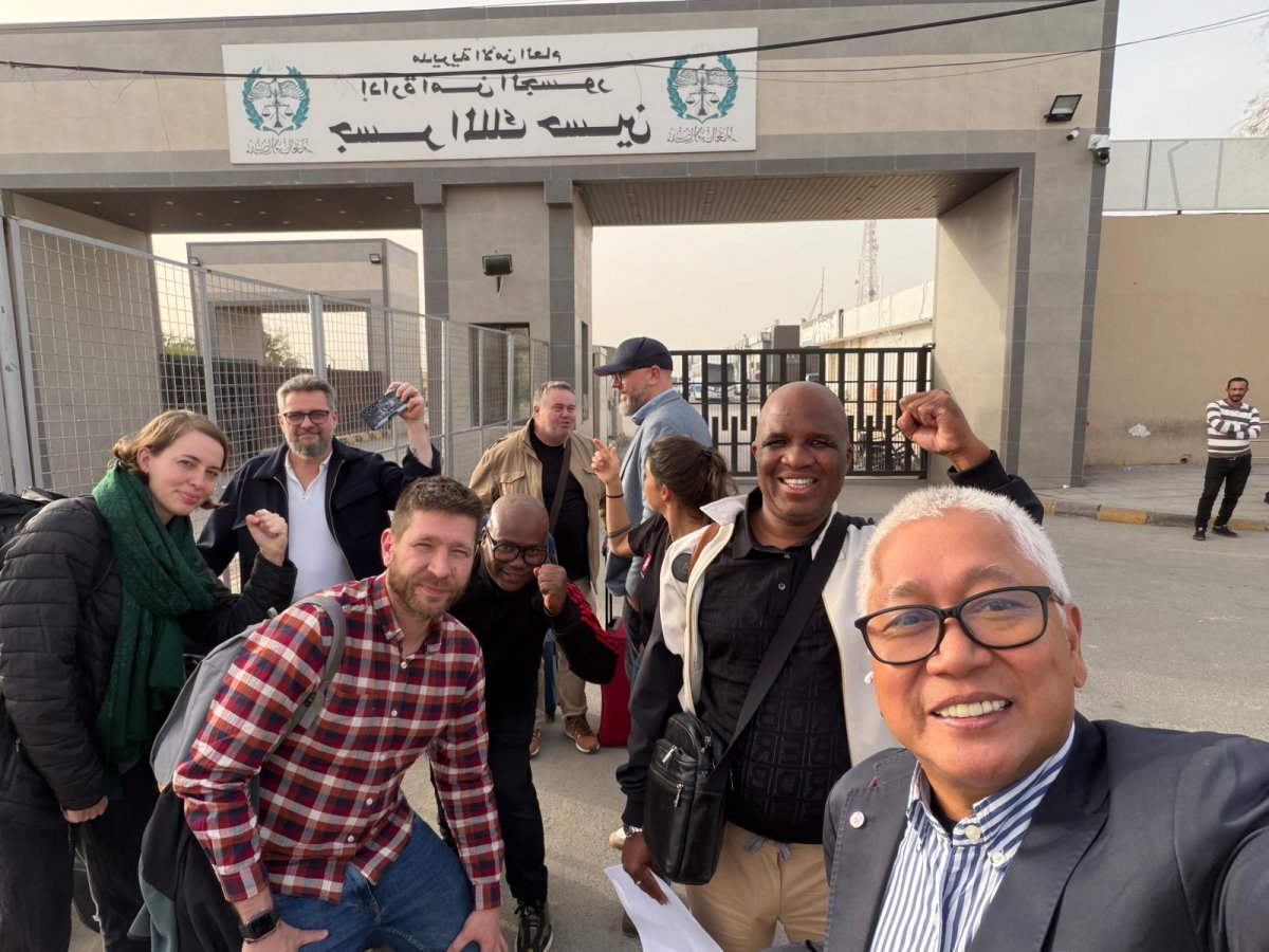 🚫🇮🇱 Israel impide entrada a delegaciones sindicales de #Construcción y #Enseñanza en Cisjordania.

✊🏽 <a href="/CCOO/">Comisiones Obreras</a> denuncia este bloqueo a la solidaridad internacional con el pueblo palestino.

🌍 Se exige a la comunidad internacional medidas firmes.

➕ acortar.link/mhdj5M