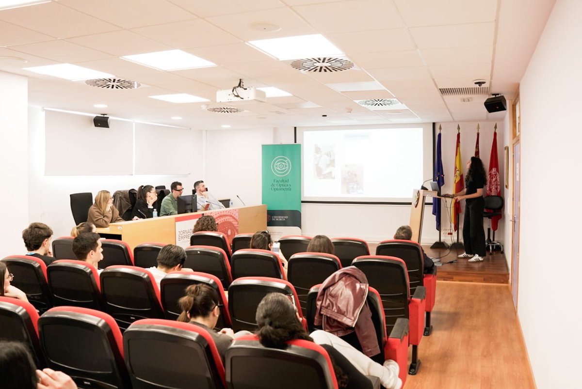 Fac. Óptica Optometría tweet media