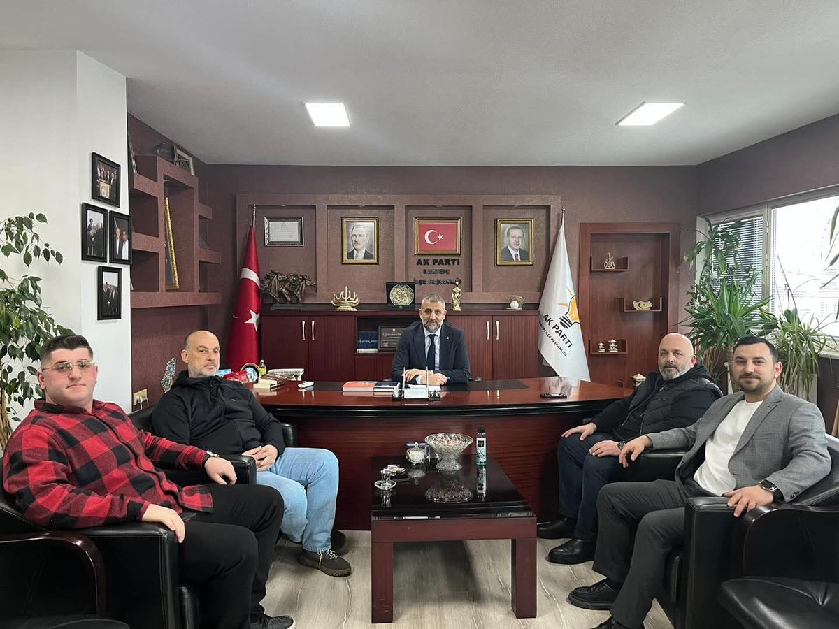 📍 Ak Parti Kartepe İlçe Başkanlığı 

İlçe binamıza gelerek bizleri ziyaret eden İstişare Kurulu üyemiz Emre Öçbe’ ye nazik ziyaretlerinden dolayı teşekkür ederiz.

#KaRTEpeiçinakparti #BizBüyükBirAileyiz #TürkiyeYüzyılı