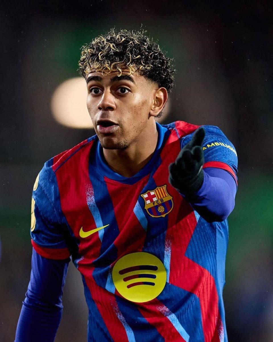 TonySmithlr's tweet photo. 🚨 Upset alert: Girona 2-1 Barcelona! Our lions fought hard but couldn't hold on. What's your take on that defense? Drop comments! 🔥 #BarcaNation #MatchDayBlues #Girona #GironaBarça #LaLiga https://t.co/IzcRfLkC2y