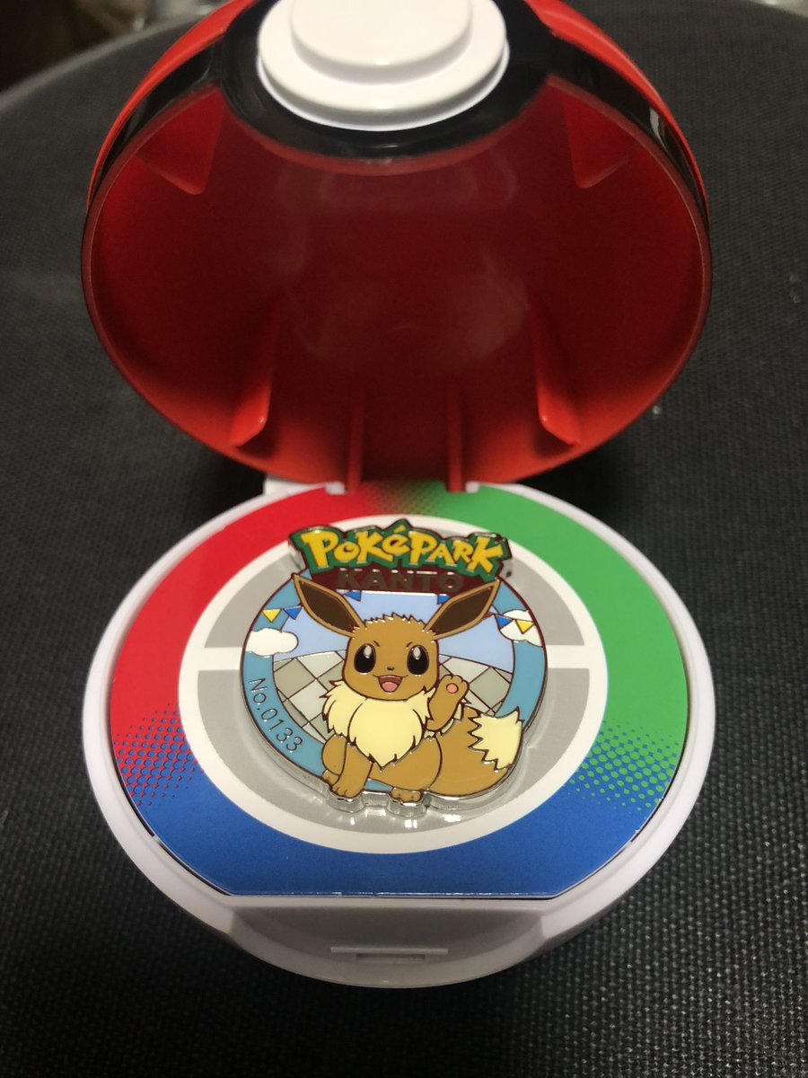 ピンバッジは神引きオブ神引きのミュウ✨ 伝説ポケモンって特別にラメ